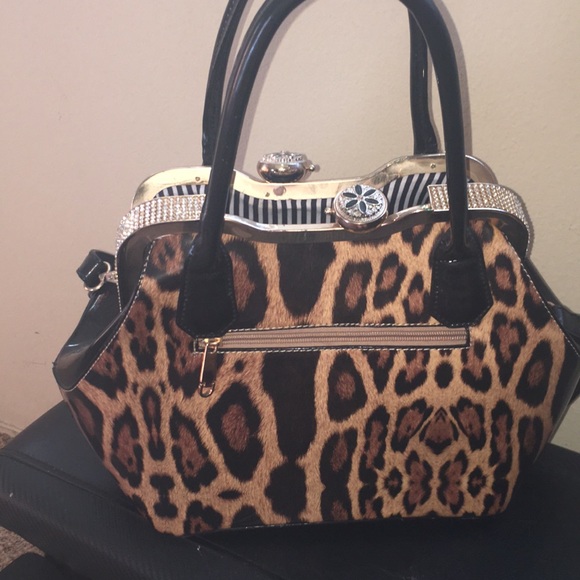 Brand New Cheetah purse - Picture 12 of 16